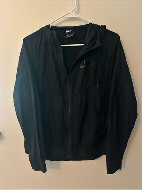 Nike black womens wind breaker